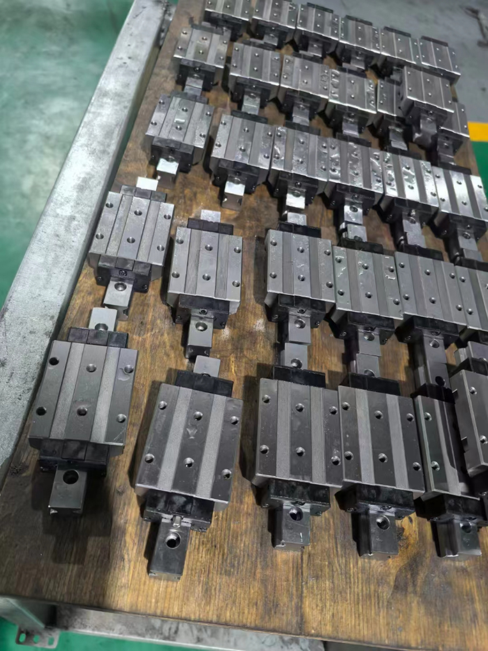 Wire rail/screw rod/slider